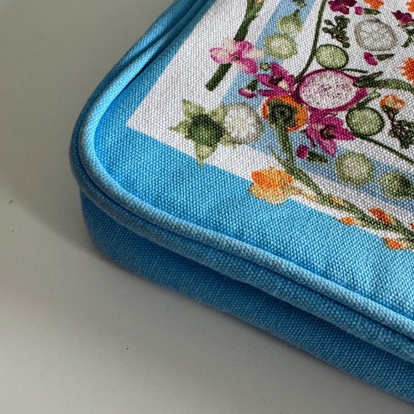 New Estée Lauder Floral Makeup Bag Blue - Picture 3 of 8